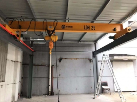 單梁起（qǐ）重（chóng）機LDH2T